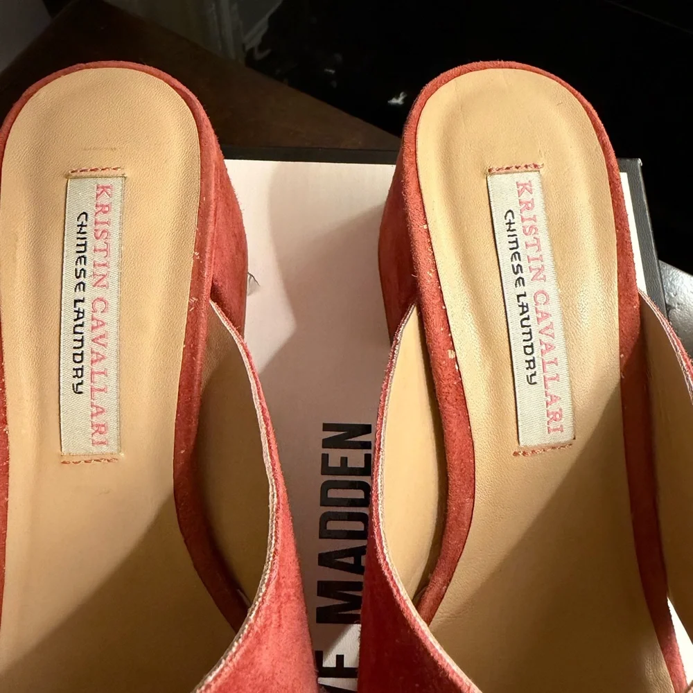 Chinese Laundry Women's Rose Suede Mules - Picture 4 of 6